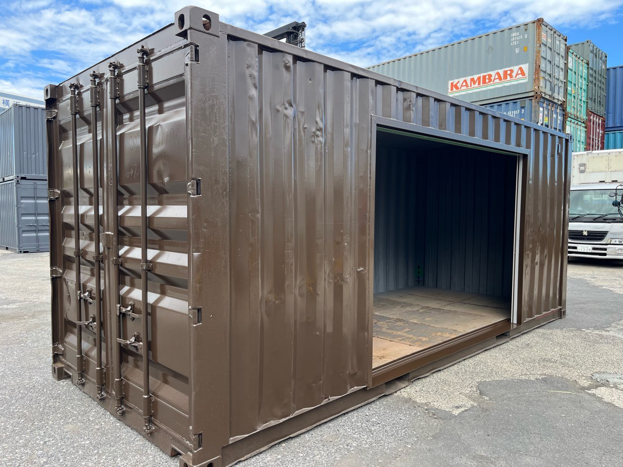 【横浜】中古20FTドライスチールコンテナ　外装塗装・右パネル3mシャッター付き(U2477068)