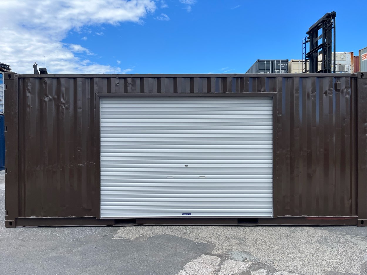 【横浜】中古20FTドライスチールコンテナ　外装塗装・右パネル3mシャッター付き(U2477068)