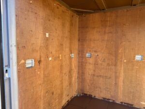 【神戸】中古6FT ドライスチールコンテナ（波板タイプ、L面ドア）TKCU9474