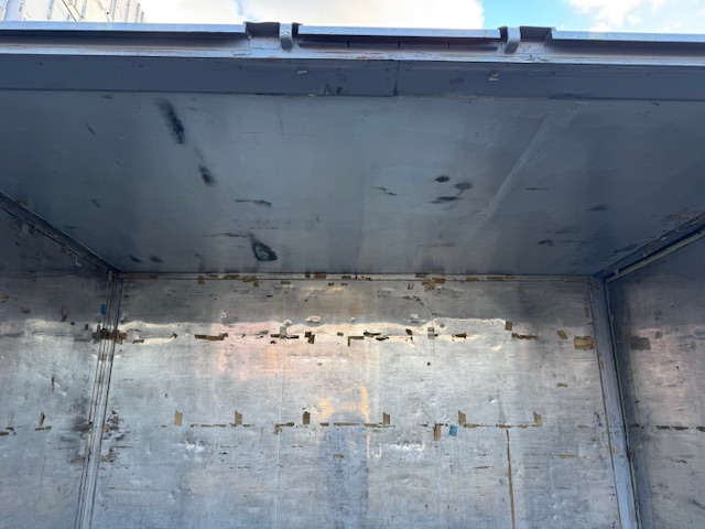 【神戸】中古12FT 保冷コンテナ　TKCU147