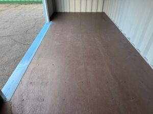 【神戸】中古20FT ドライスチールコンテナ 左パネル3mシャッター付き TKCU1402938