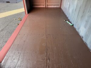 【神戸】中古20FT ドライスチールコンテナ 右パネル3mシャッター付き TKCU2104118