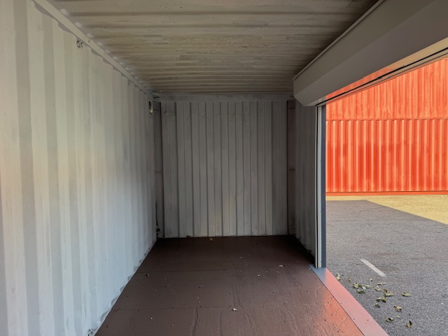 【神戸】中古20FT ドライスチールコンテナ 右パネル3mシャッター、ガラリ付き TKCU7722220