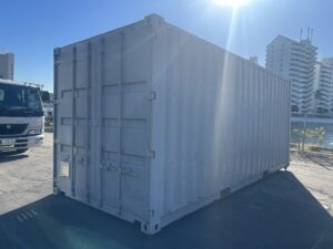 【横浜】中古20ftドライスチールコンテナ (中古　シャッター・ガラリ・換気扇付き)U3751595