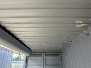 【横浜】中古20ftドライスチールコンテナ (中古　シャッター・ガラリ・換気扇付き)U2725600