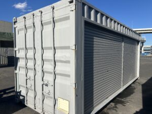 【横浜】中古20ftドライスチールコンテナ (中古　シャッター・ガラリ・換気扇付き)U2725600