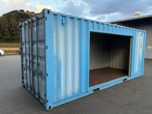 【福岡】中古20ftドライスチールコンテナ（右パネル3mシャッター）　TKCU1401607