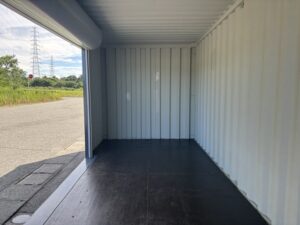 【北陸】新古20ft ドライスチールコンテナ　左中央3mシャッター付き