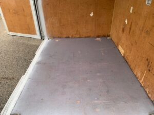 【神戸】中古6FT ドライスチールコンテナ（波板タイプ、L面ドア）TKCU9408