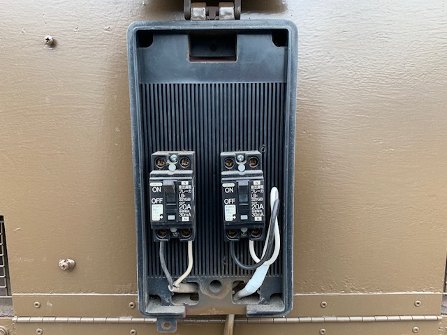 中古20ft　断熱ハウス仕様コンテナ（茶色）　TKCU8089742