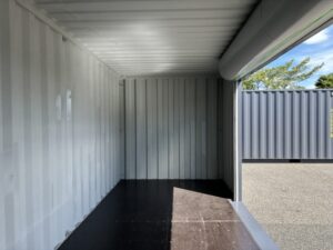 【北陸】新古20ft ドライスチールコンテナ　右中央3mシャッター付き