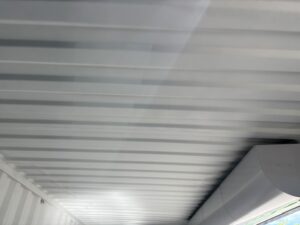 【北陸】新古20ft ドライスチールコンテナ　右中央3mシャッター付き