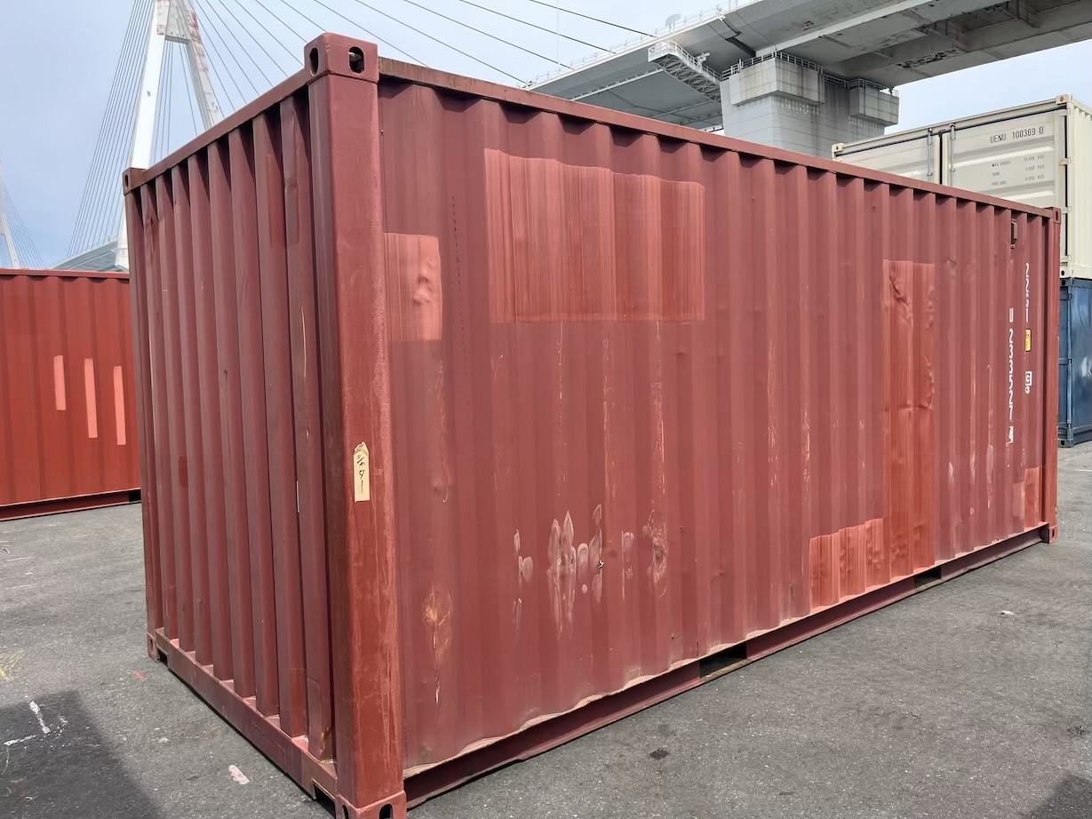 【横浜】中古20FTドライスチールコンテナ　右中央3Mシャッター付き(U2335274)