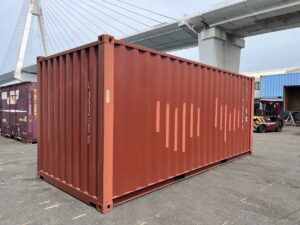 【横浜】高年式20FTドライスチールコンテナ　右中央3Mシャッター付き(U1915291)