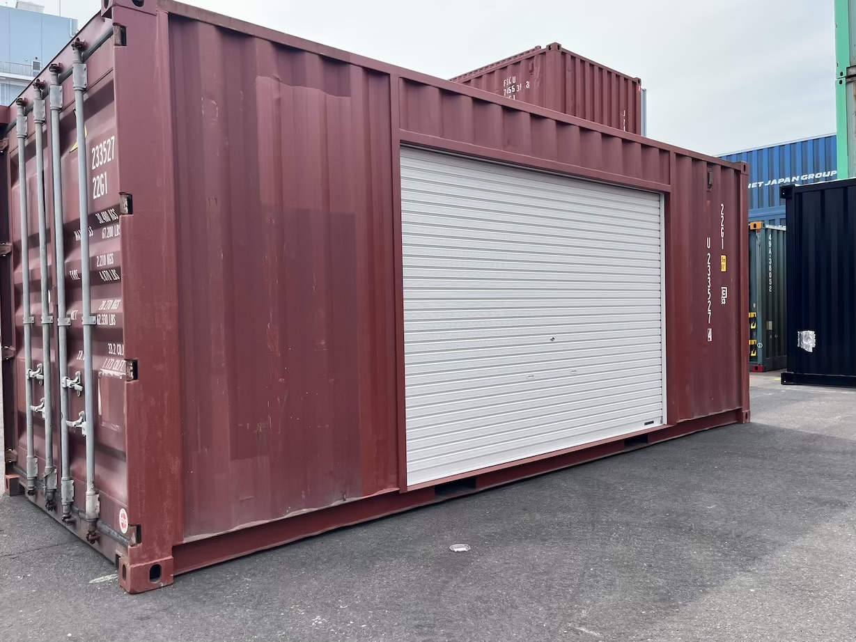 【横浜】中古20FTドライスチールコンテナ　右中央3Mシャッター付き(U2335274)