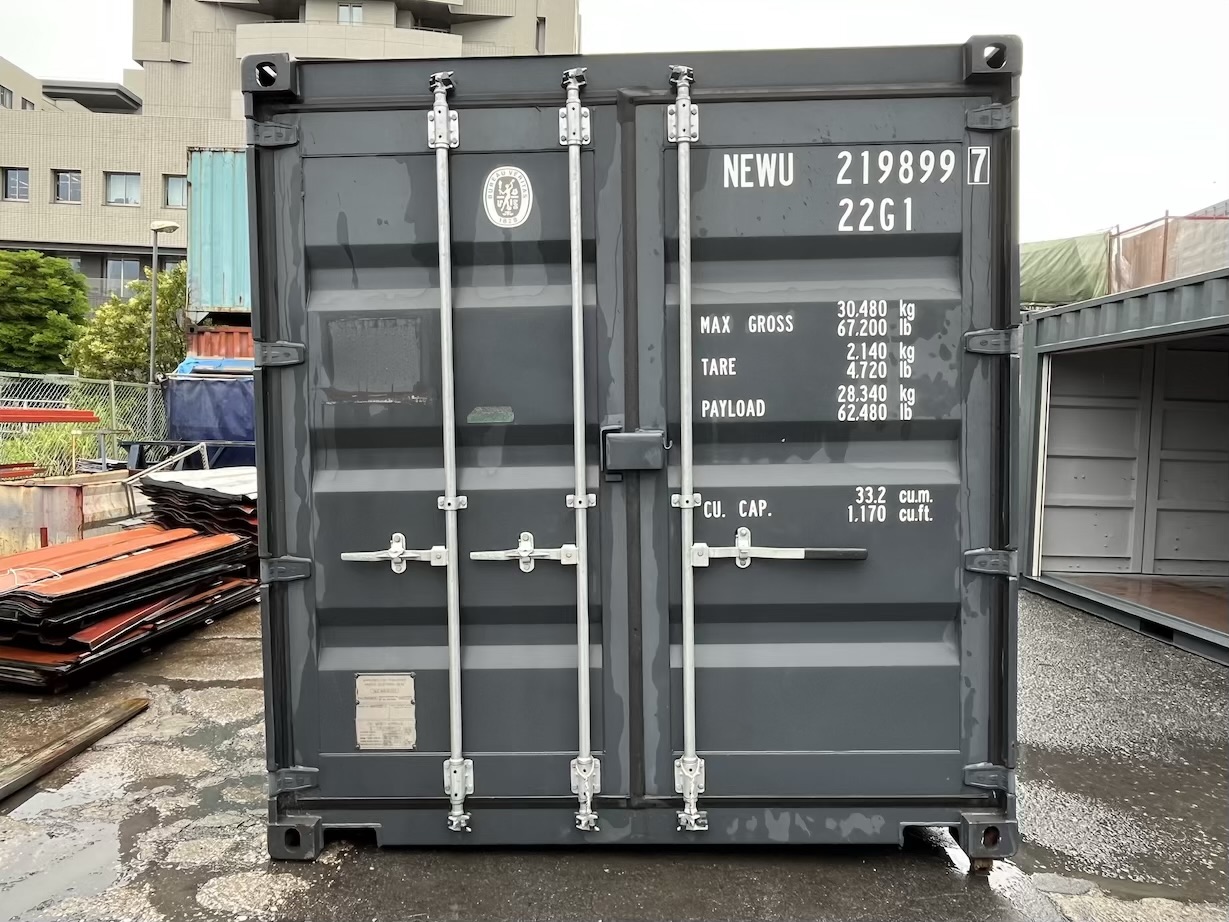 【横浜】高年式20FTドライスチールコンテナ　左パネル フルシャッター付き(NEWU2198997)