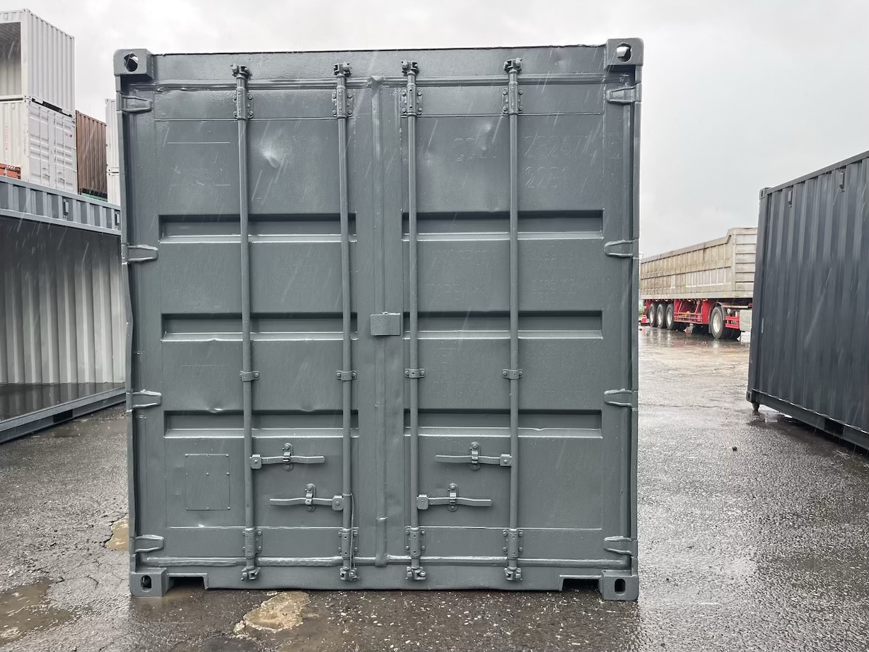 【横浜】中古20FTドライスチールコンテナ　右パネル フルシャッター付き(U2824705)