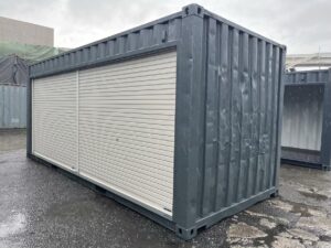 【横浜】中古20FTドライスチールコンテナ　右パネル フルシャッター付き(U2824705)
