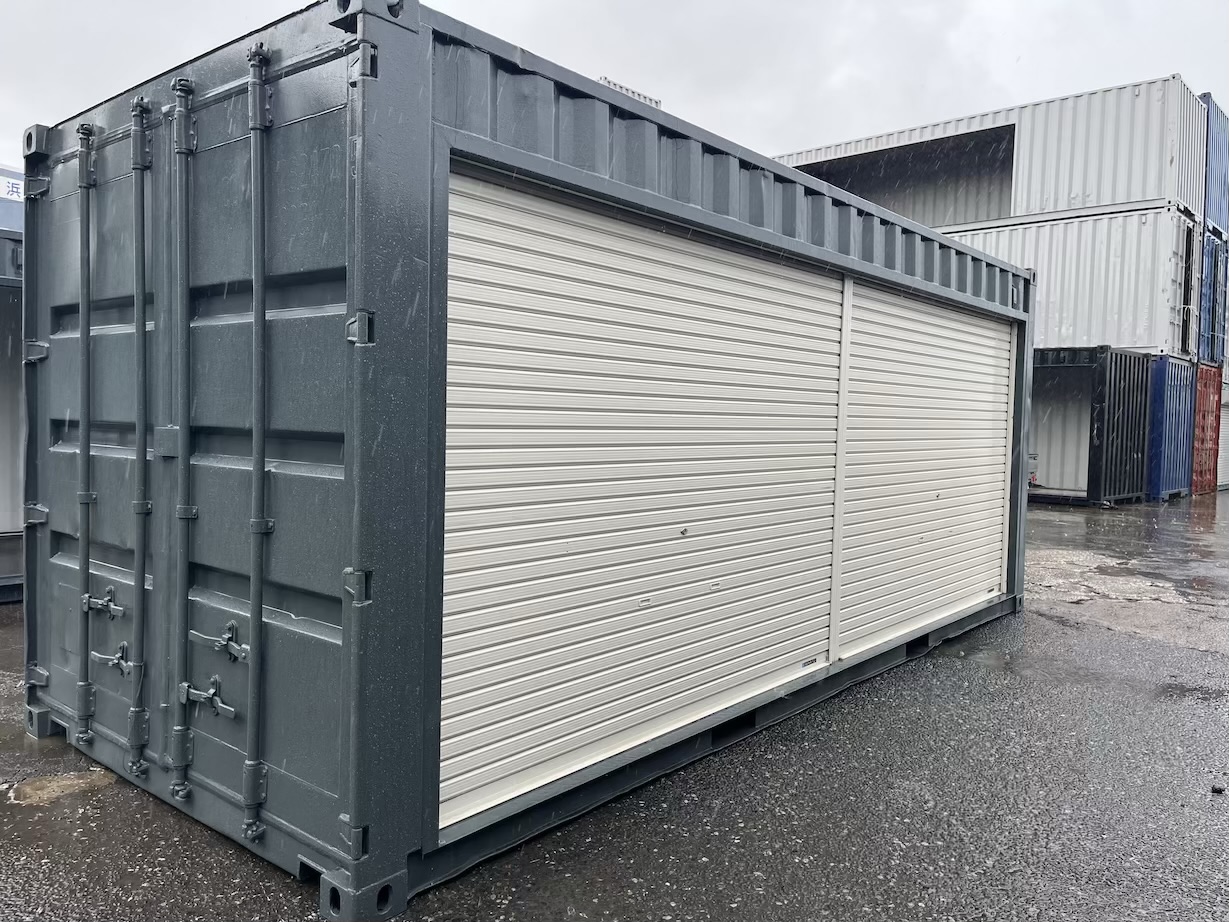 【横浜】中古20FTドライスチールコンテナ　右パネル フルシャッター付き(U2824705)