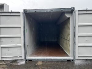 【横浜】中古20FTドライスチールコンテナ　右パネル フルシャッター付き(U2824705)