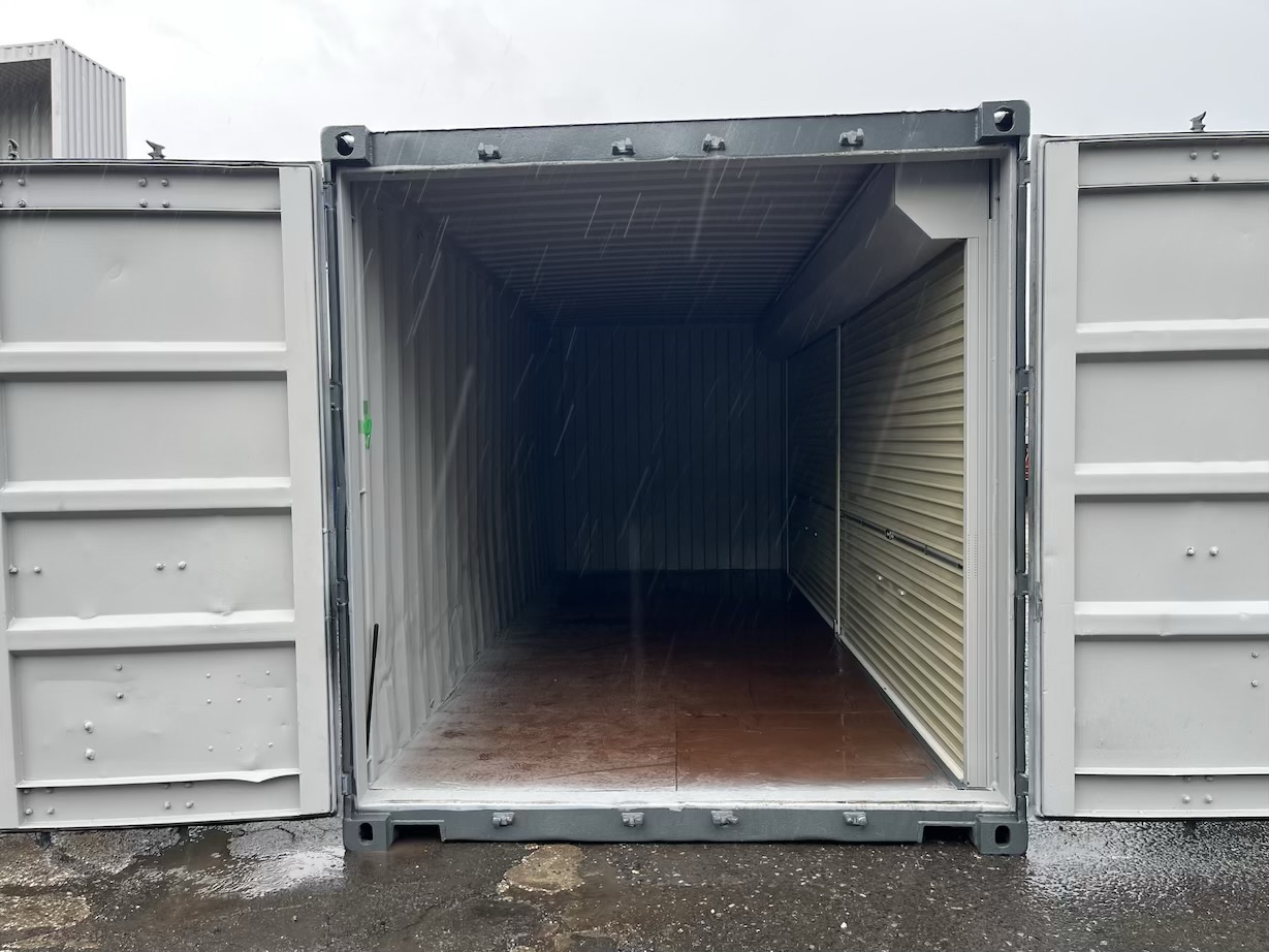 【横浜】中古20FTドライスチールコンテナ　右パネル フルシャッター付き(U2824705)