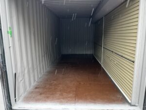 【横浜】中古20FTドライスチールコンテナ　右パネル フルシャッター付き(U2824705)