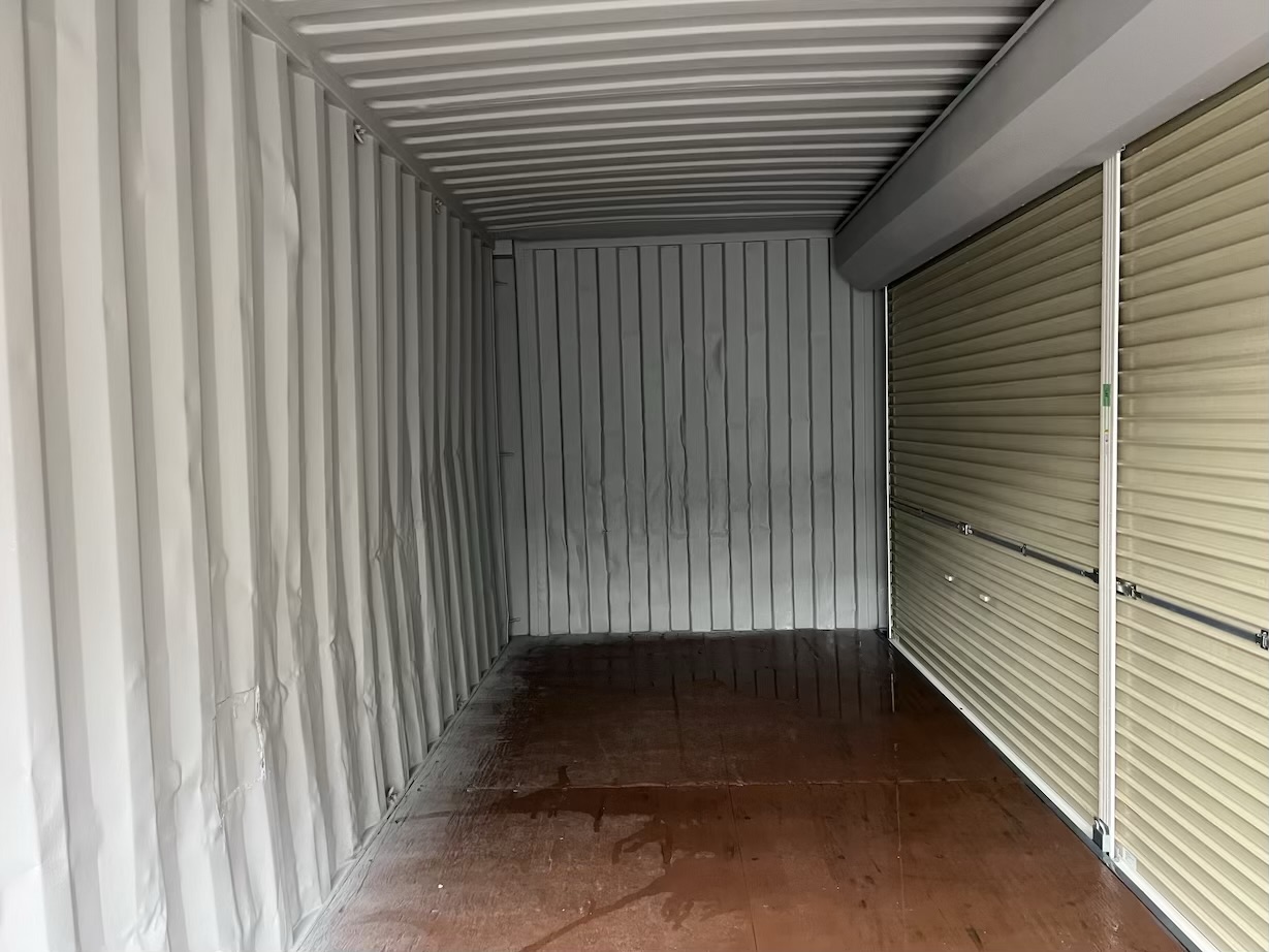 【横浜】中古20FTドライスチールコンテナ　右パネル フルシャッター付き(U2824705)