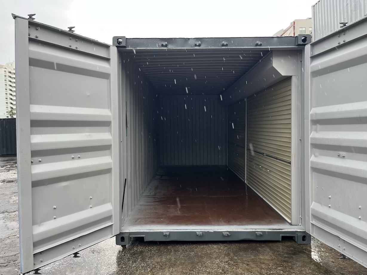 【横浜】中古20FTドライスチールコンテナ　右パネル フルシャッター付き(U1412080)