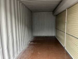 【横浜】中古20FTドライスチールコンテナ　右パネル フルシャッター付き(U1412080)