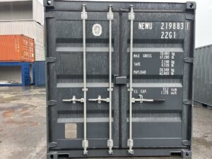 【横浜】高年式20FTドライスチールコンテナ　右パネル フルシャッター付き(NEWU2198831)