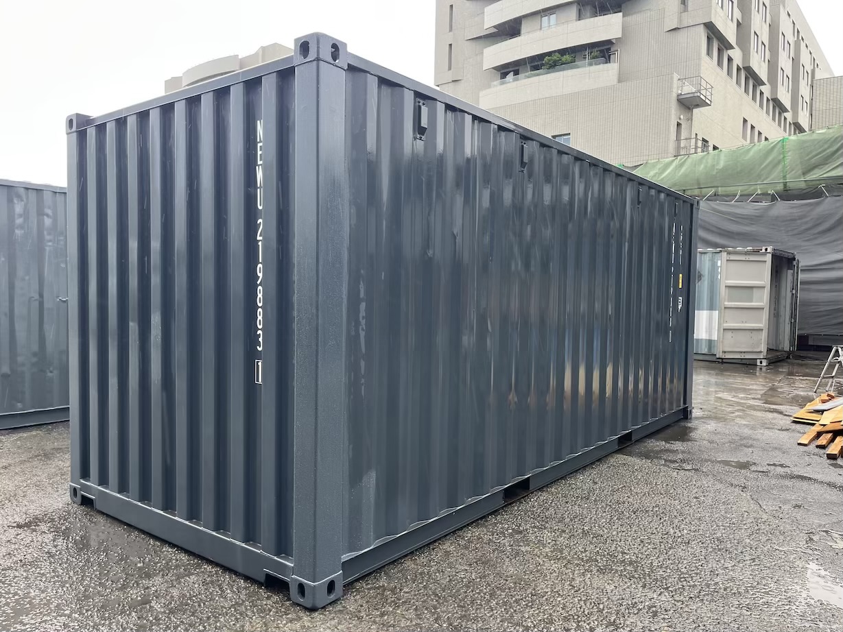【横浜】高年式20FTドライスチールコンテナ　右パネル フルシャッター付き(NEWU2198831)