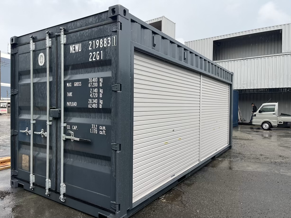 【横浜】高年式20FTドライスチールコンテナ　右パネル フルシャッター付き(NEWU2198831)