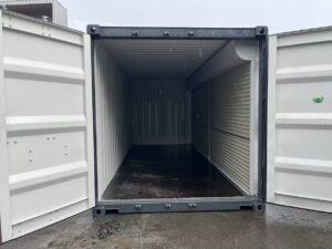 【横浜】高年式20FTドライスチールコンテナ　右パネル フルシャッター付き(NEWU2198831)