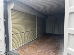 【横浜】中古20FTドライスチールコンテナ　左パネル フルシャッター付き(U2781957)
