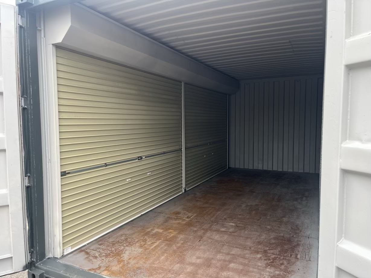 【横浜】中古20FTドライスチールコンテナ　左パネル フルシャッター付き(U2781957)