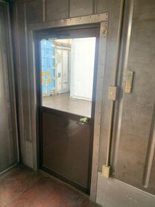 中古20ft　断熱ハウス仕様コンテナ　TKCU2000114　※訳アリ商品