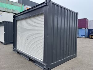 【横浜】中古12FTドライスチールコンテナ　外装塗装、ドア面シャッター付き(U962052)