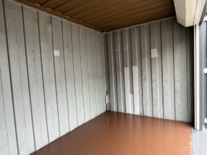 【横浜】中古12FTドライスチールコンテナ　外装塗装、ドア面シャッター付き(U962052)